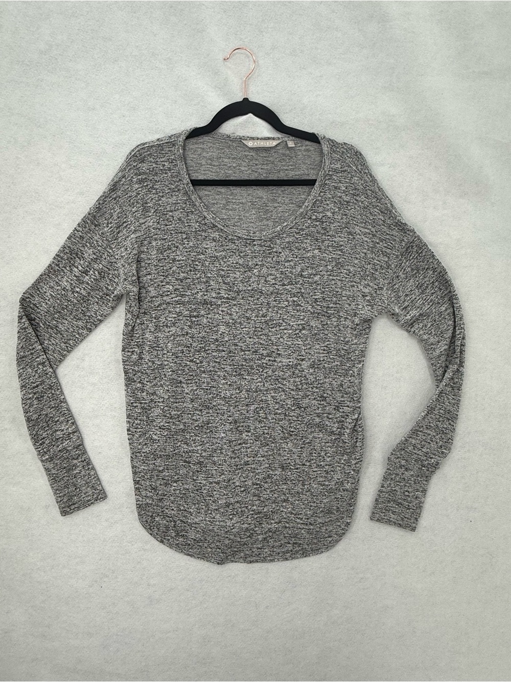 ATHLETA Luxe Pose‎ Long Sleeve Top Medium Gray Spaced Dye with Thumb Holes